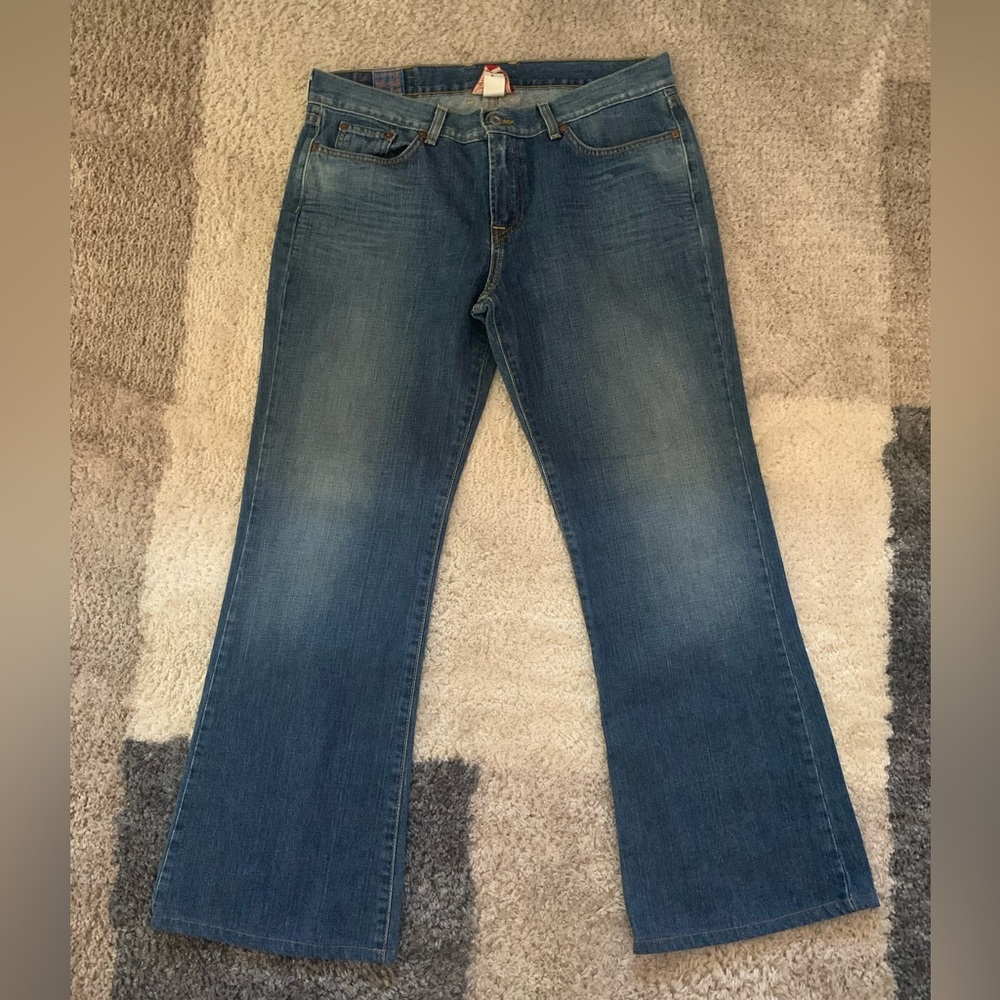 LUCKY BRAND ladies flare denim jeans. Size 14/32